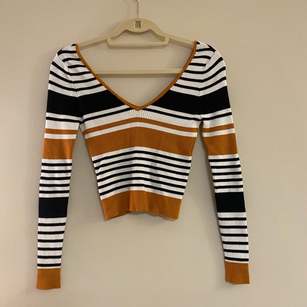 Pac Sun Kendall and Kylie Long Sleeve V-Neck Size Small